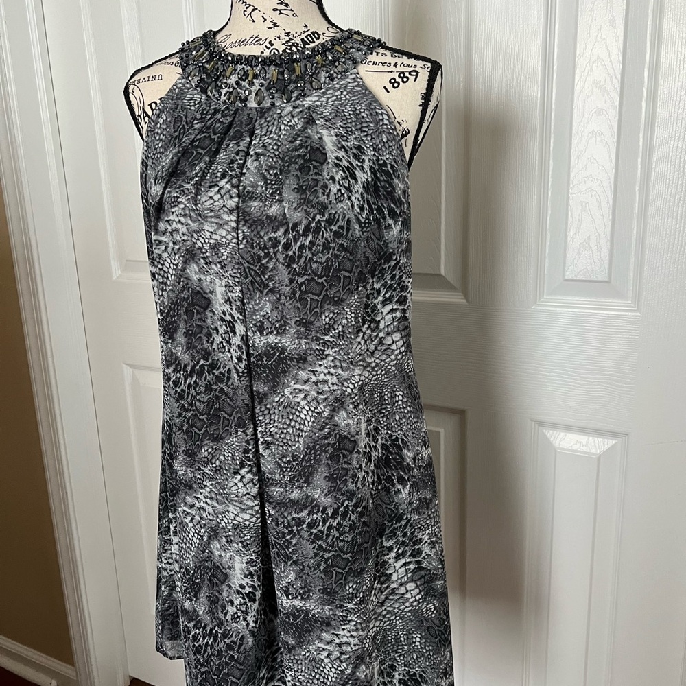 Elegant Gray Sleeveless Dress